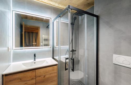 Morzine Ski Chalet | Farmhouse La Desmuniere