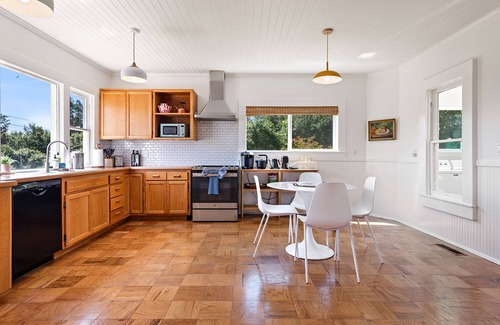 Sebastopol Other | Farmhouse Oasis on 3 acres in West Sonoma County. Centrally located