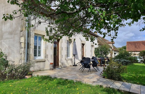 Chailly-en-Gatinais Cottage | Farmhouse Retreat in Scenic Gâtinais - Spacious, Accessible & Eco-Friendly