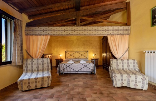 Pitigliano Other | Farmhouse "Roccia" with Shared Pool, Private Terrace & Wi-Fi