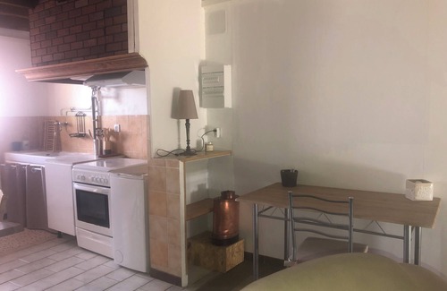 Port-de-Bouc Other | Farmhouse surrounded by vineyards and olive groves. Close to the sea and in a quiet location.