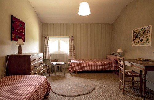 Saverdun Other | FarmHouse with character facing the Pyrenees mountains