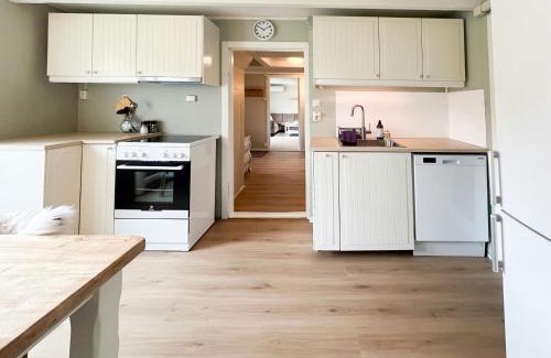 Lindas House | Farmhouse With Wilderness Bath And Grill Pavilion