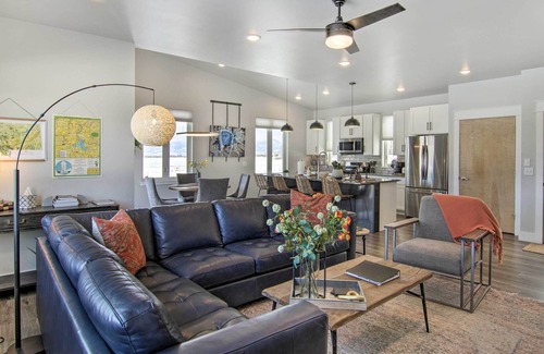 Four Corners Condo | Farmland Flat w/ Mtn Views, 7 Mi to Dtwn!