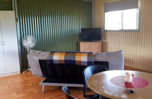 Bowes Cabin | Farmstay cabins in Western Australia, close to highway.