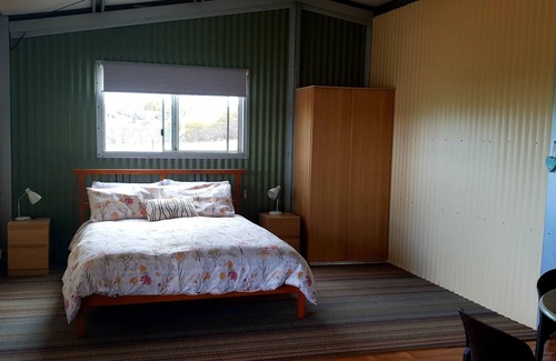 Bowes Cabin | Farmstay cabins in Western Australia, close to highway.