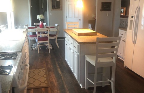 Red Bluff House | Farmstay in peaceful setting just outside of town.