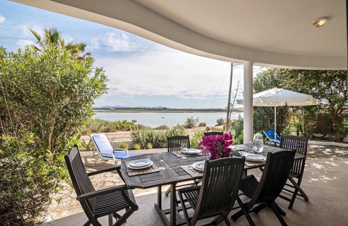 Praia de Faro Villa | Faro Beach House in Faro