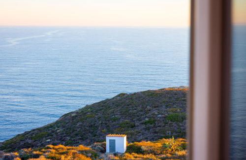 Isola del Giglio Resort | Faro Capel Rosso