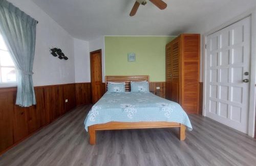 Carenero Island Hotel | Faro del Colibri