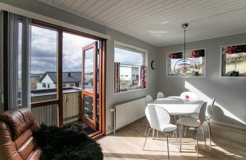 Hoyvik Villa | FaroeGuide seaview villa and apartment
