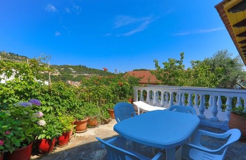 Gaios Apartment | Faros Exi, Gaios Apt, sleeps 2, near beach, sea views