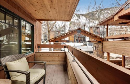 Aspen House | Fasching Haus Unit 310, Deluxe Condo w/Stately Furnishings, Private Deck, A/C