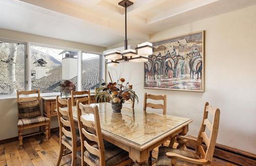 Aspen House | Fasching Haus Unit 8, Deluxe Condo w/A/C, Private Deck, 2 Blocks to Downtown