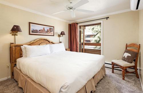 Aspen House | Fasching Haus Unit 8, Deluxe Condo w/A/C, Private Deck, 2 Blocks to Downtown