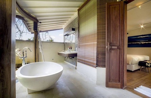 Pecatu Villa | Fascinating 3BR Villa In Uluwatu! 13Min Drive To Padang Padang Beach! W/Pool!