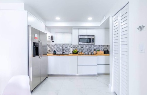 Gladeview House | Fast Wi-Fi | 10 Min Wynwood | Laundry | Fire Pit