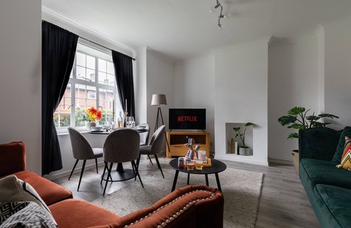 Putney House | Fast WiFi, free parking, London getaway
