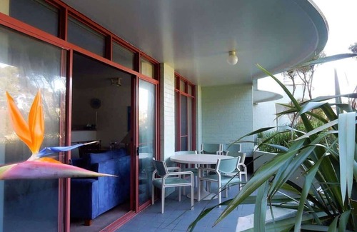 Mollymook Beach Apartment | Fathoms 1 Summary: Gr