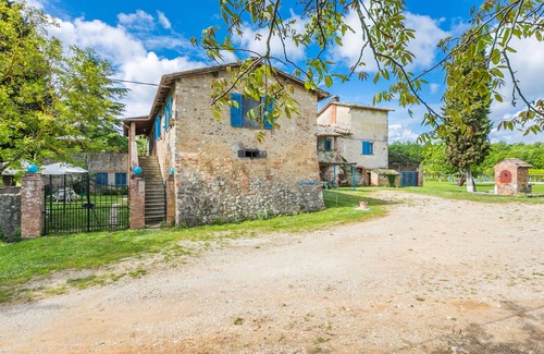Monteriggioni Apartment | Fattoria Petraglia - Padronale by Interhome