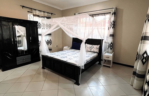 Mbezi Beach Apartment | Favorite placen5min walking to the beach/10mins to KFC and supermarkets.