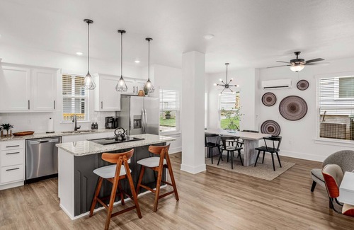 Fayetteville Villa | FayetteVilla - Near the University and Centennial Park