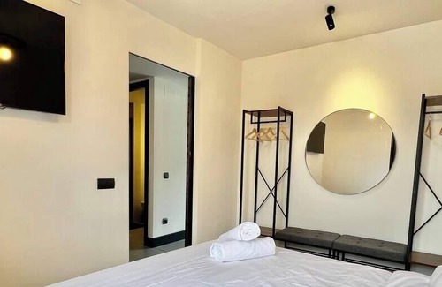 Almendrales Apartment | FD/ Beautiful penthouse with terrace. Parking. TV/WIFI