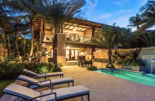 Herreras Condo | Featured on Bravo TV's Million Dollar Listing and Home of The Four Seasons
