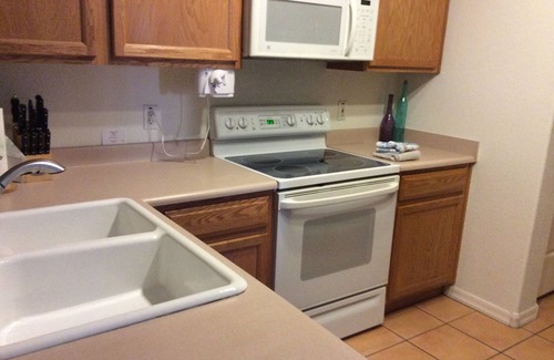 Superstition Lakes Condo | Feb 1-15, 2026 AVAILABLE. MAIN FLOOR 2 BED/2 BATH, PATIO, NEAR POOL/SPA; GOLF