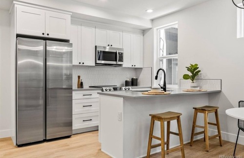 Goldsmith House | Feel at home- proximity to DTC, hospitals, DU and Downtown