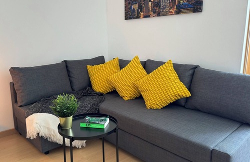 Neusass Old Town Apartment | Feel-good apartment with a great view + close to Augsburg University Hospital