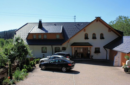 Lossburg Apartment | Feel-good holiday apartment in an idyllic Black Forest valley