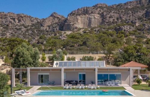 Koutsounari Villa | Feel-good villa in a fantastic location with pool and sea views
