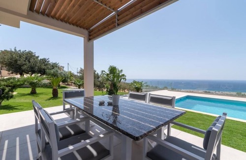 Koutsounari Villa | Feel-good villa in a fantastic location with pool and sea views