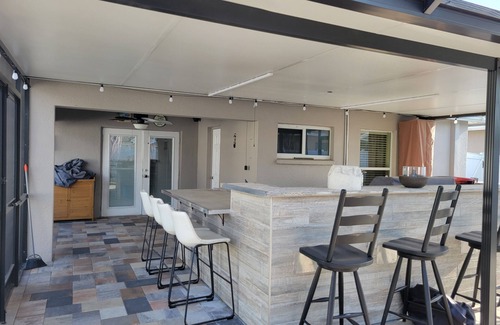 Gibsonton House | Feel like home .with big outdoor patio space, BBQ grills and hottub available