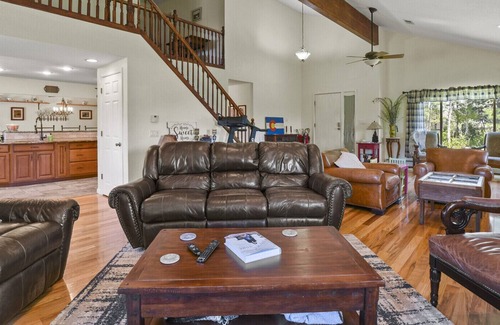 Grand View Estates House | Feel like you're in the country, but really you're within 10 mins. of everything