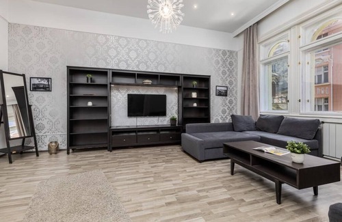 Erzsebetvaros Apartment | Feel Luxury in City Center of Budapest