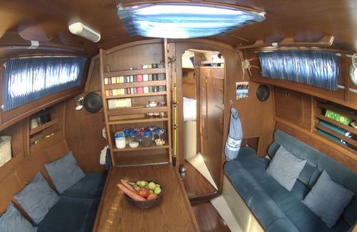 Colon Boat Rental | Feel the real nomad sailing life!