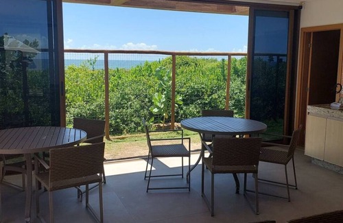 Itacimirim House | Feel the sea breeze in a beautiful duplex bungalow!
