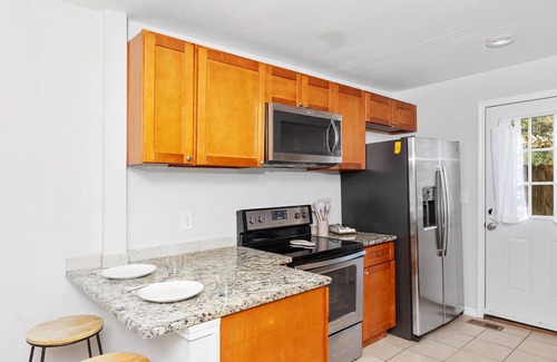 Charlotte House | Feels Like Home, 4 mins to Arts District and close to all in quiet neighborhood