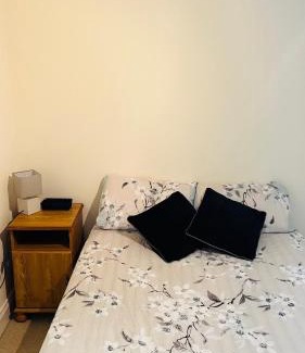 Leinster House | Feels like home, Room Douglas, Cork