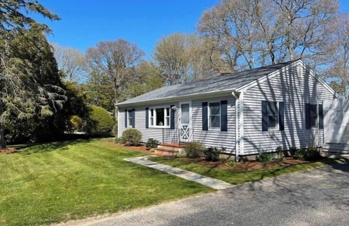 East Falmouth House | Feet in sand, then return to yard, hammock, deck, outdoor shower, bbq, fire pit!