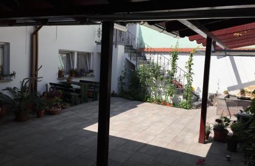 Pecs Hotel | Fehérház Alkalmi Szálló