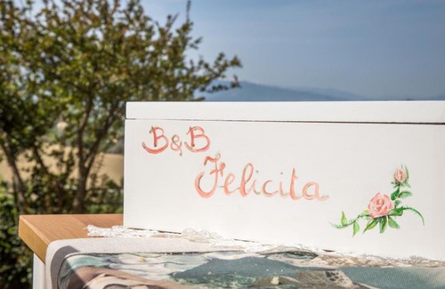 Acquaviva Picena Bed & Breakfast | FELICITA B&B