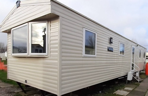 Felixstowe House | Felixstowe beach holiday park caravan/mobile home