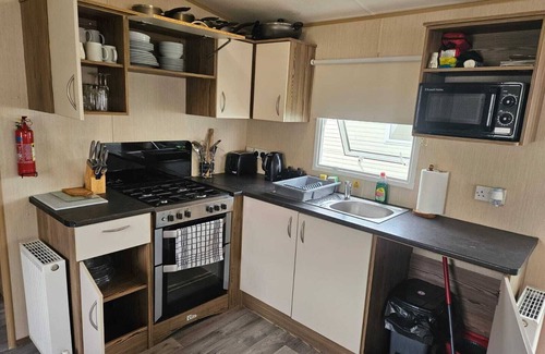 Felixstowe RV Rental | Felixstowe Beach Holiday Park Caravan
