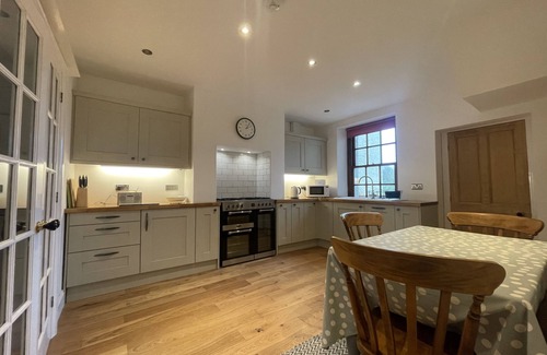 Portinscale Cottage | Fell View - sleeps 4 guests in 2 bedrooms