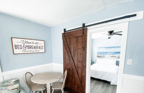 Tropic Cottage | Fenced in Riverview Cottage with Private Deck