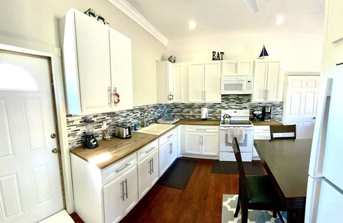 Governor's Harbour House | Fenced Property, Near all Beaches, Pool, Hot Tub, Sundeck, Firepit, Grill, Wi-Fi