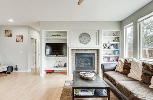 Vista Ridge House | Fenced Yard and Trail Access Dog-Friendly Erie Home